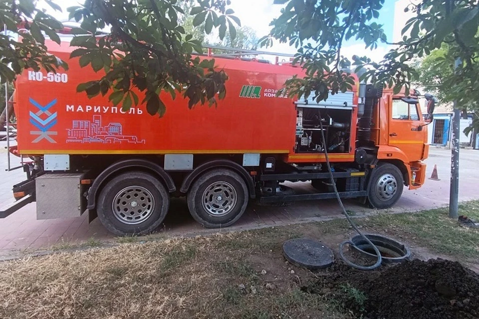 Прочистка ливневой канализации поможет минимизировать риск подтоплений в период осадков. Фото (архив): ТГ/Кольцов