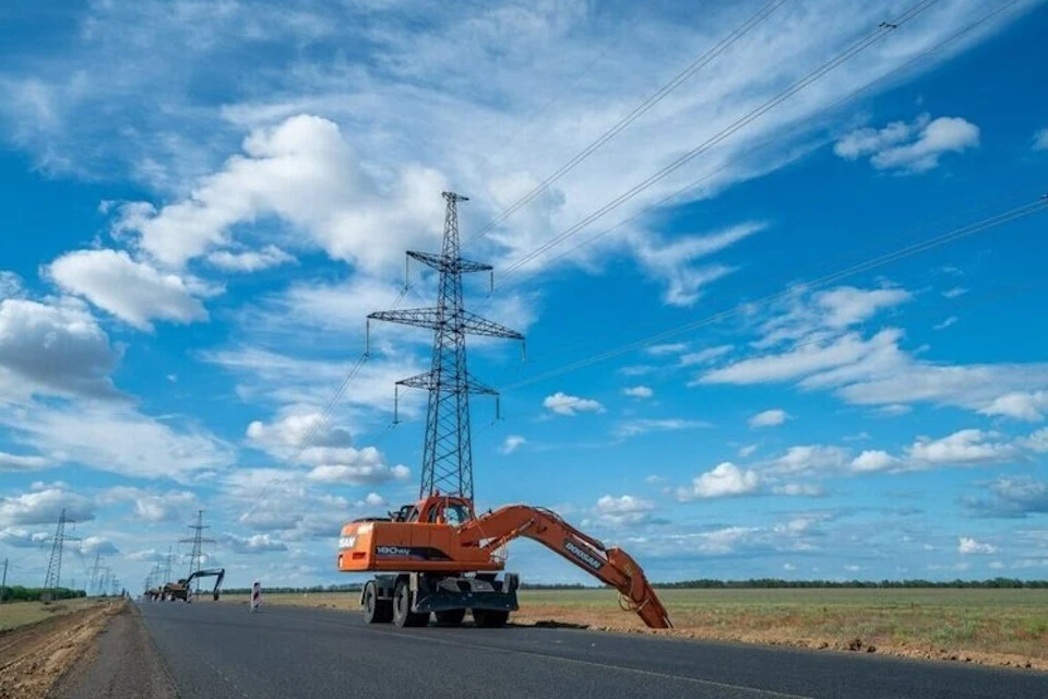 Завершается ремонт трассы Новая Каховка — Геническ Фото: ТГ-канал Владимира Сальдо