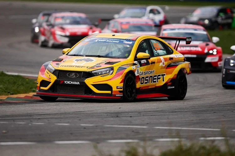 LADA Sport ROSNEFT: четвертый командный кубок и триумф в личном зачете