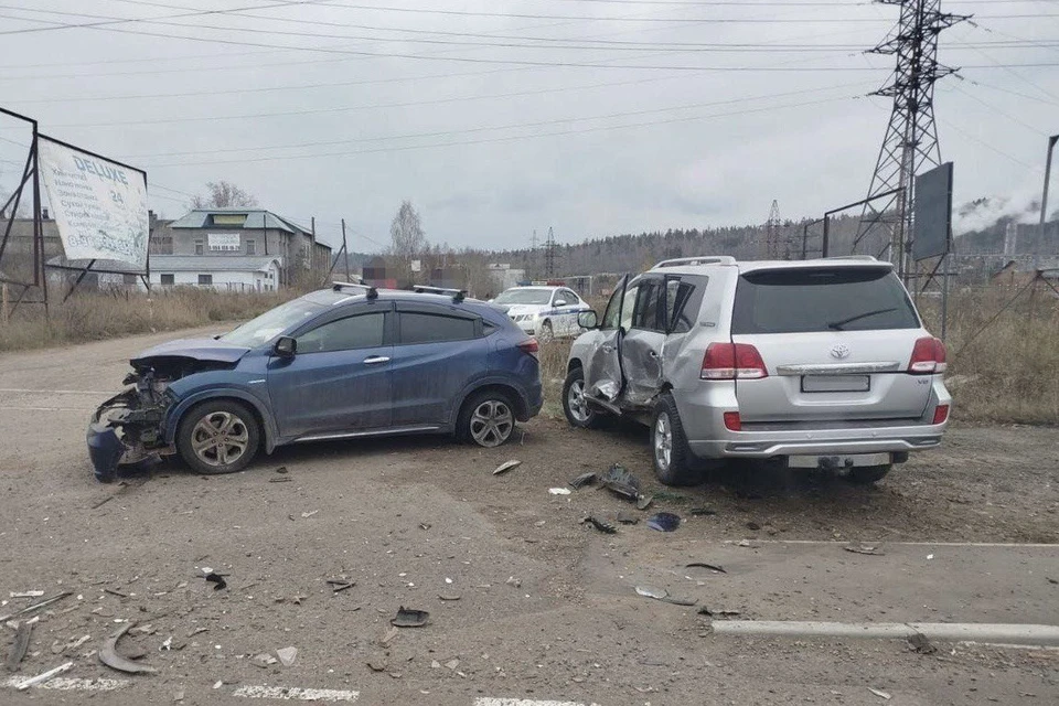 В Братске двое школьников пострадали из-за выезда «Тойоты» на встречку.