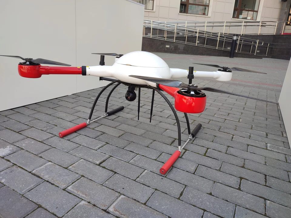 При обнаружении упавшего БПЛА или его фрагментов нельзя подходить к обломкам.