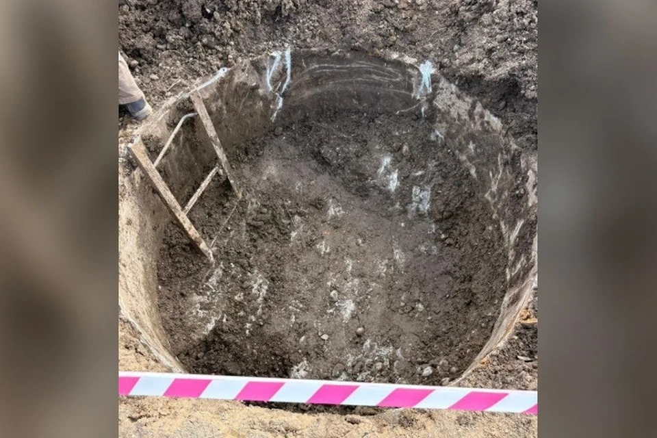 В Иркутском районе неизвестные залили бетоном канализационные колодцы