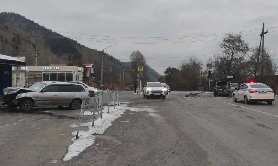 В Майна водитель-лишенник устроил ДТП. Фото: Госавтоинспекция Хакасии