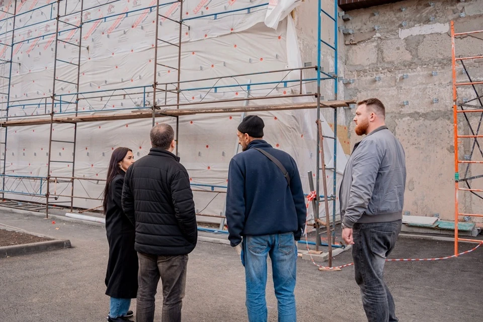 Внешняя отделка молодежного центра в Харцызске завершена на 60 процентов. Фото: Минмол ДНР