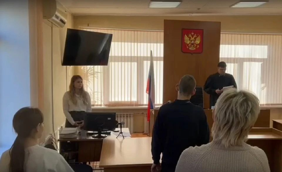 Жительница Красноярска доверила ключи от квартиры соседке и лишилась украшений. Скриншот: видео Объединенной пресс-службы судов края