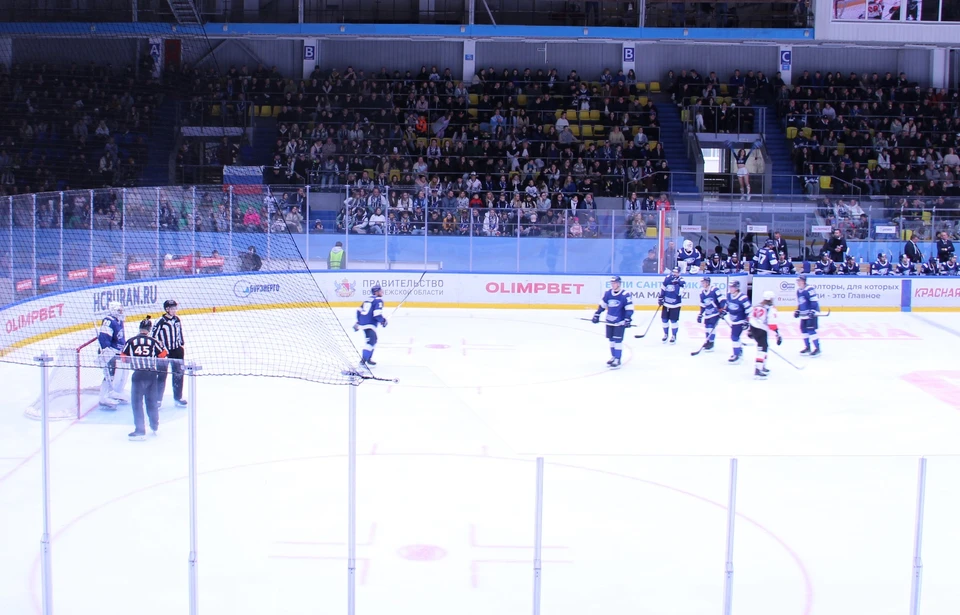 После вчерашнего успеха белгородцы поднялись на 12-е место на «Востоке» (три очка). Лидирует «Рязань-ВДВ» (16).