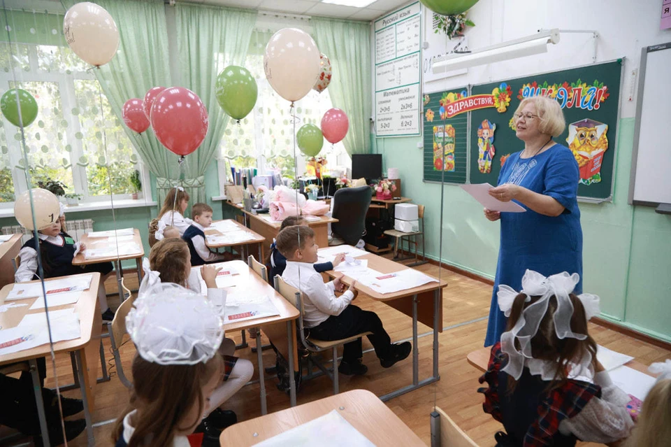 Основные сложности связаны с тем, что учебный год охватывает два календарных года, а дети начинают первый класс в разном возрасте – от 6 до 8 лет