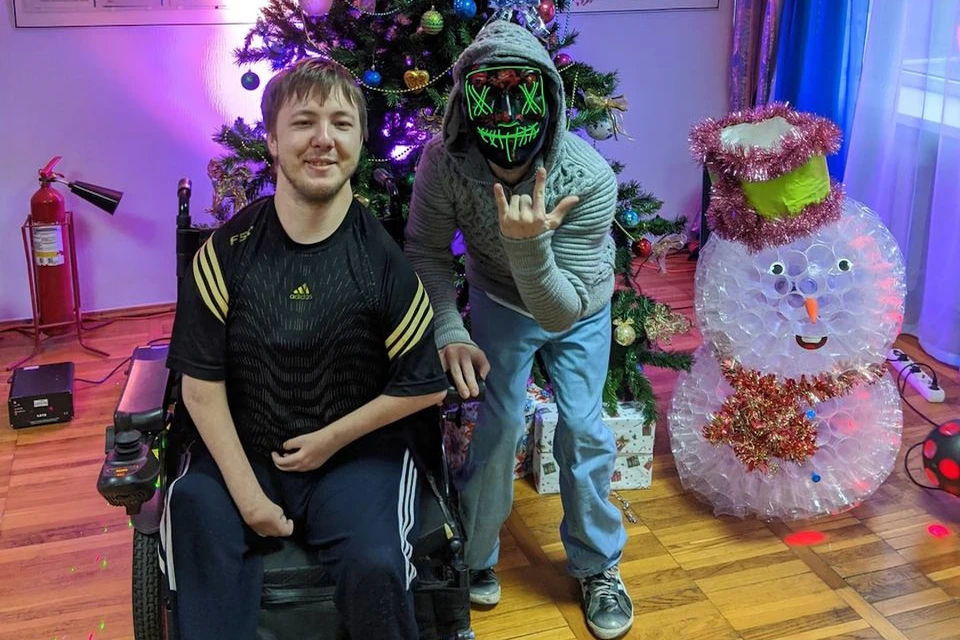 Артем рос в специнтернате и не знал о том, что у него есть младший брат.