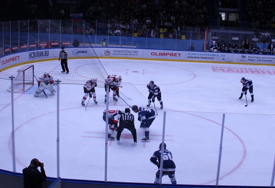 «ЭкоНива-Бобров» на своем льду 24 и 25 октября сыграет с «Соколом» из Новочебоксарска (начало в 18:00 и 13:00 соответственно).