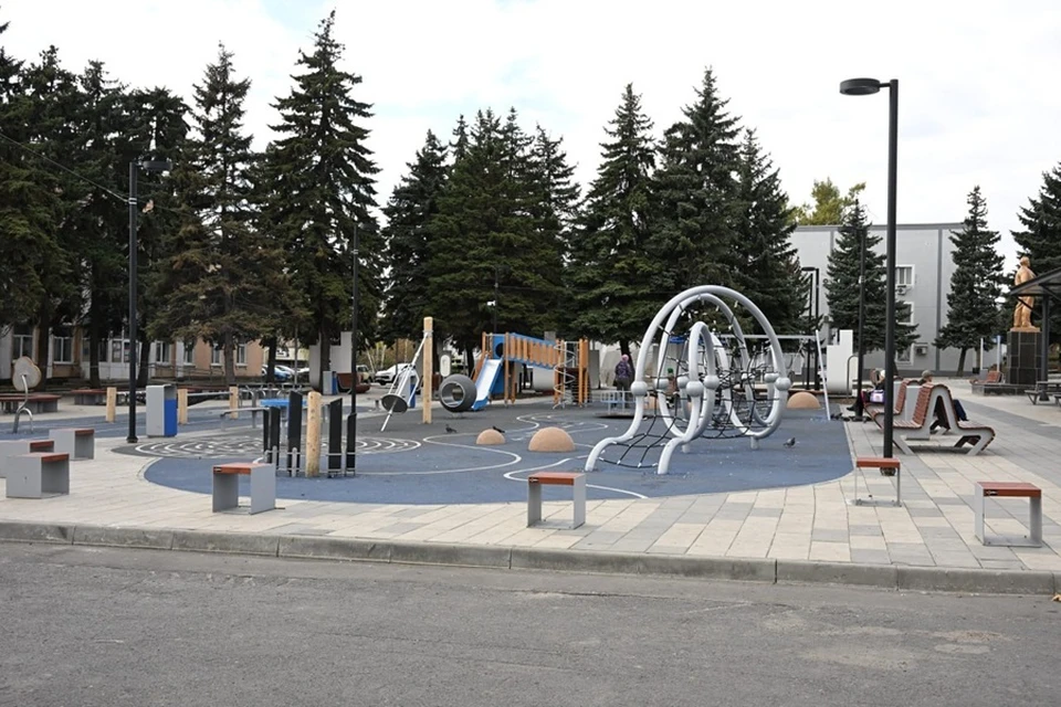 В Снежном в 2025 году завершат благоустройство центральной площади. Фото: ТГ/Пушилин