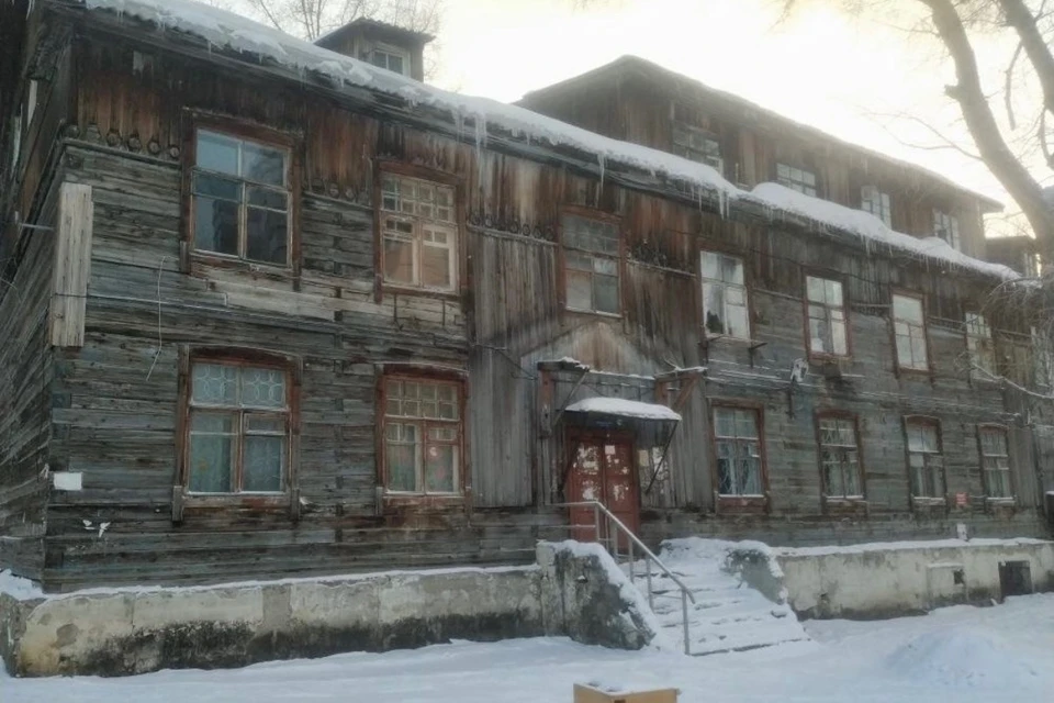 В Новосибирске планируется снос аварийного дома. Фото: Кирилл Кудряшов.