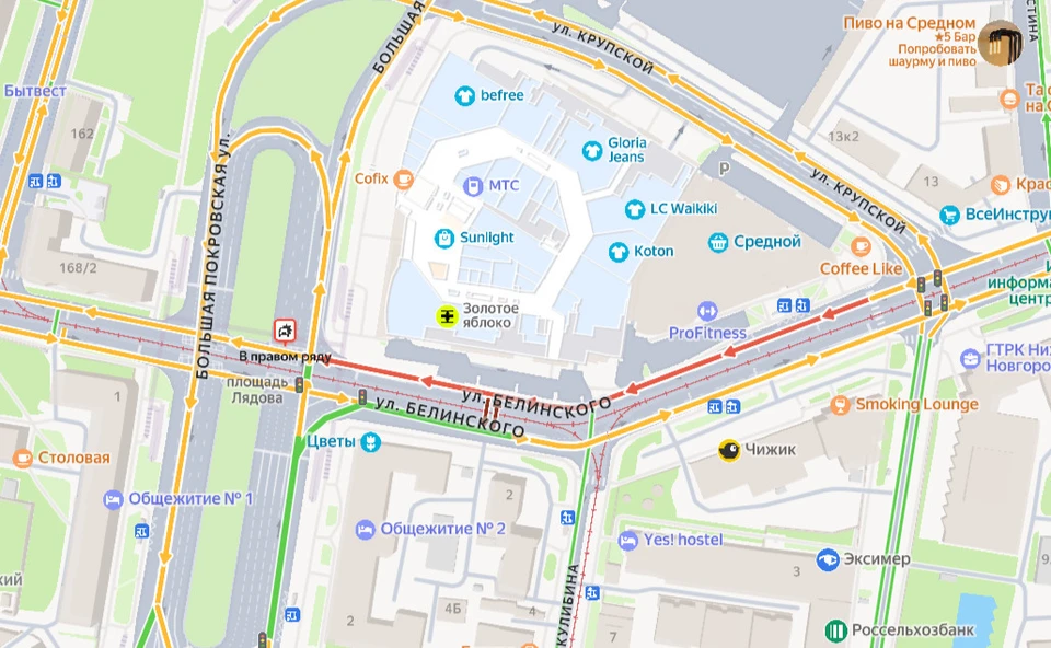 Машина скорой помощи перевернулась на площади Лядова в Нижнем Новгороде. Фото: Яндекс Карты