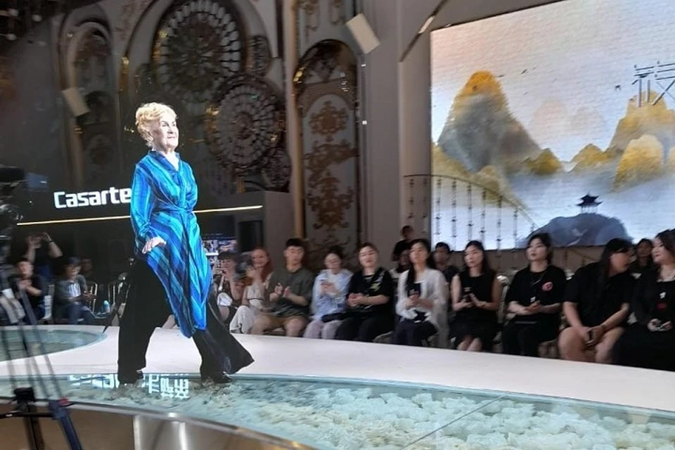 На подиуме в Китае. Фото: предоставлено героиней публикации