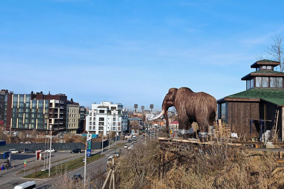 В Иркутске на улице Коммунистической установили скульптуру мамонта. Фото: тг-канал Иркутского зоопарка