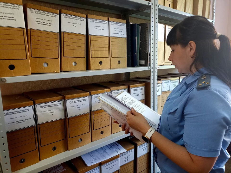 Автомобиль Mercedes помог приставам взыскать долг.