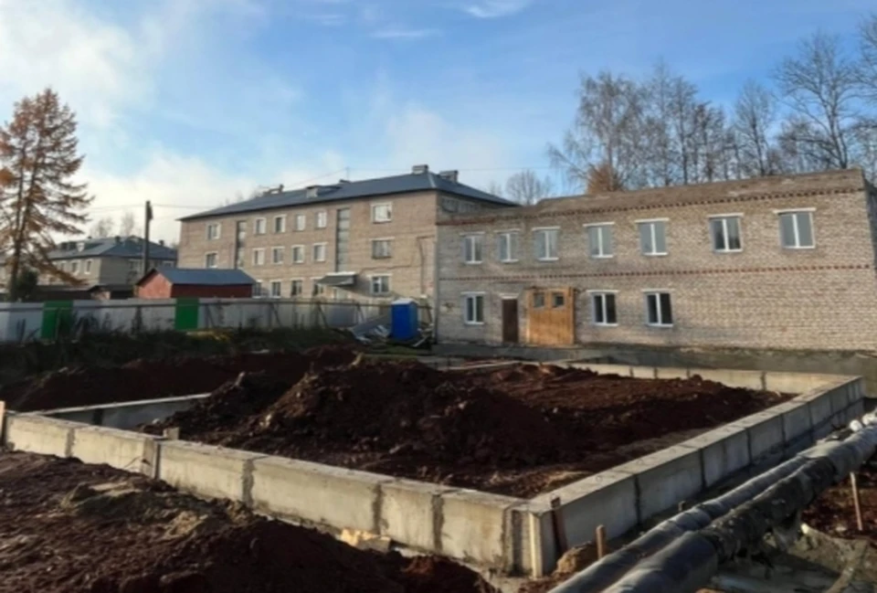 Реконструкция музыкальной школы в Оричах идет по плану. Фото: пресс-центр правительства.