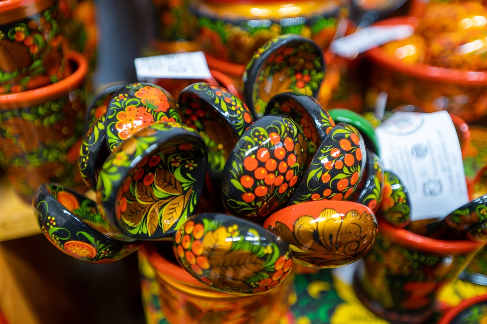 Ульяновцев приглашают на выставки «Путь к храму» и «Нижегородская хохлома»