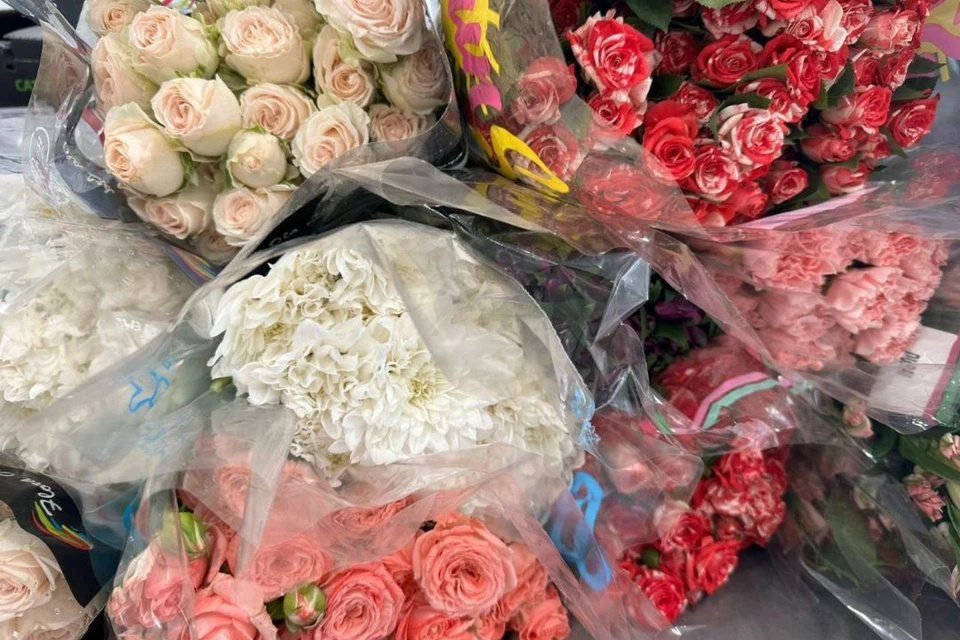 Цветы были заражены западным цветочным трипсом и табачной белокрылкой. Фото: 178.fsvps.gov.ru