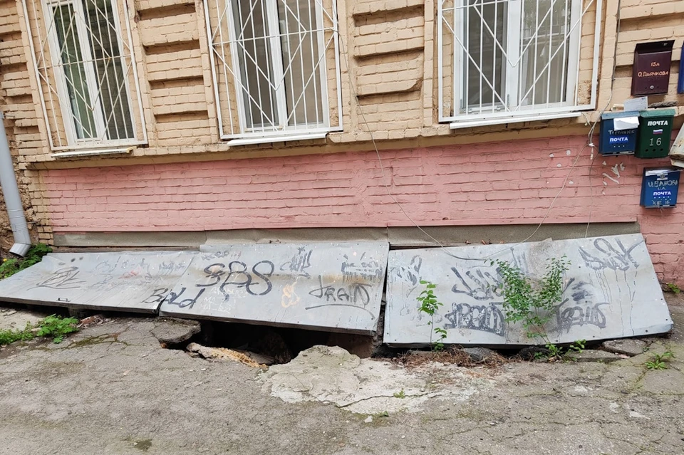 В старых домах коммунальные квартиры располагались даже в подвалах.