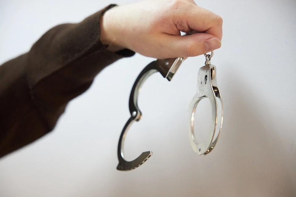 После первой же передачи денег парень понял, что оказался втянут в преступную схему