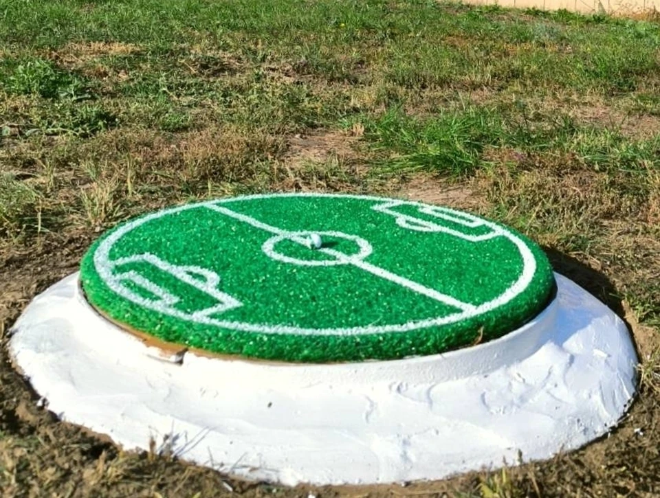 Ресурсники украсили колодцы к форуму. Фото: РКС-Самара