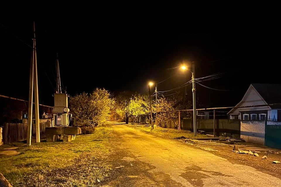 В Петровском районе Донецка восстановили уличное освещение в поселке Базарный. Фото: ТГ/Пушилин