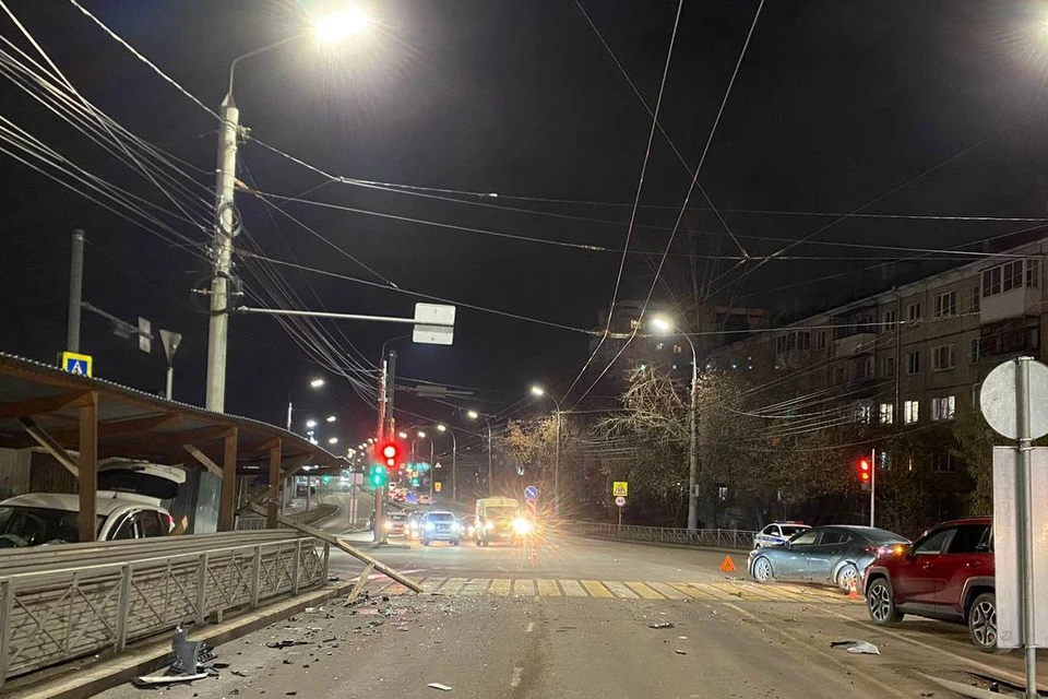 В Свердловском округе Иркутска произошла авария с тремя автомобилями. Фото: пресс-служба городской Госавтоинспекции