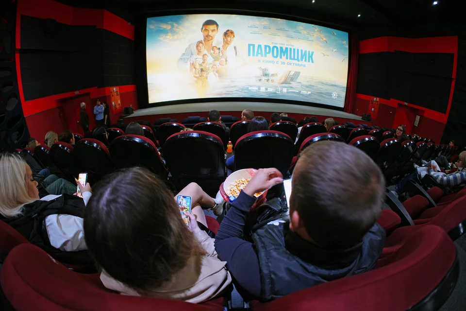 Жители Мариуполя первыми увидели драмеди режиссера Федора Попова «Паромщик»