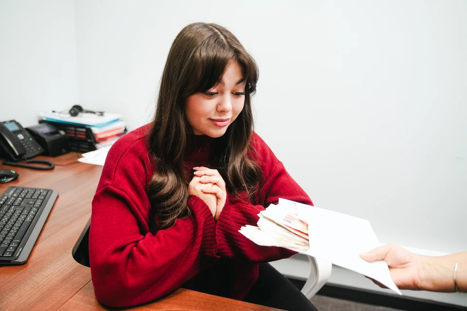 Юрист Курбаков предупредил о мошеннической схеме с якобы выплатой 13-й зарплаты