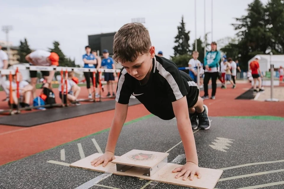 У жителей ДНР растет интерес к выполнению нормативов комплекса «Готов к труду и обороне». Фото: ТГ/Ширшов