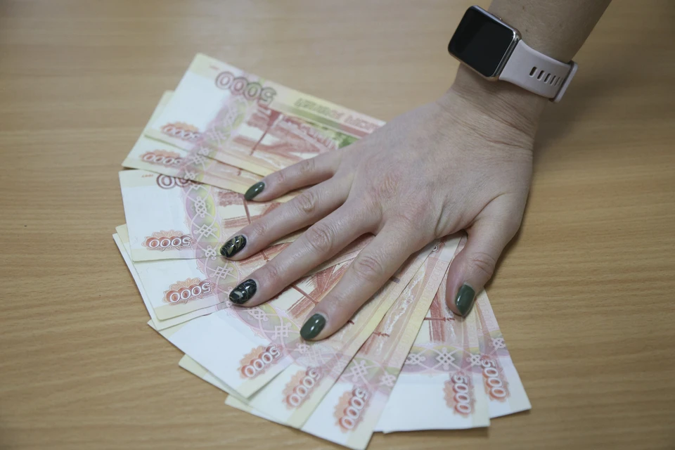 Подозреваемая, используя служебное положение, присвоила более 140 тысяч рублей из кассы.