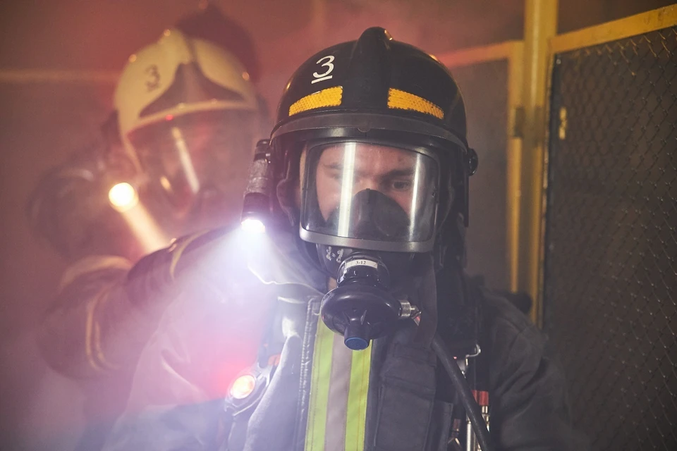 В тушении пожара участвовали 23 спасателя.