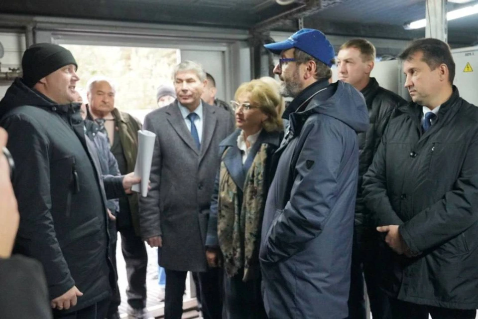 Депутаты Заксобрания побывали в блочно-модульной котельной в Мишелевке.