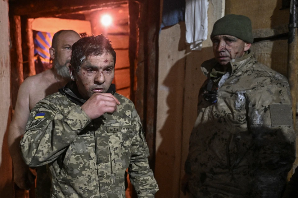 Киевский режим запретил украинским и иностранным журналистам отвечать на предложение Москвы посетить места окружения украинских группировок в Красноармейске, Димитрове и Купянске.