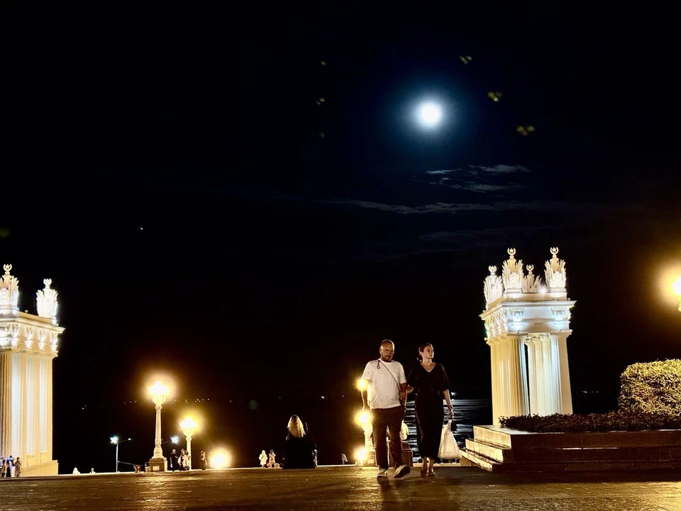 О беспилотниках волгоградцев предупредили глубокой ночью.