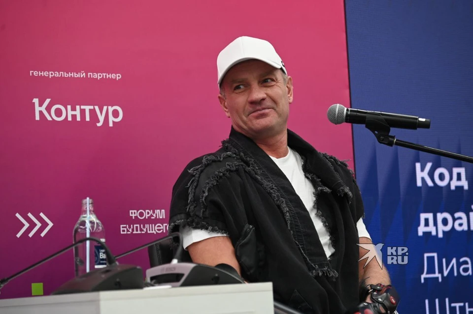 Роман Костомаров поделился откровениями о карьере во время встречи с фанатами в Екатеринбурге