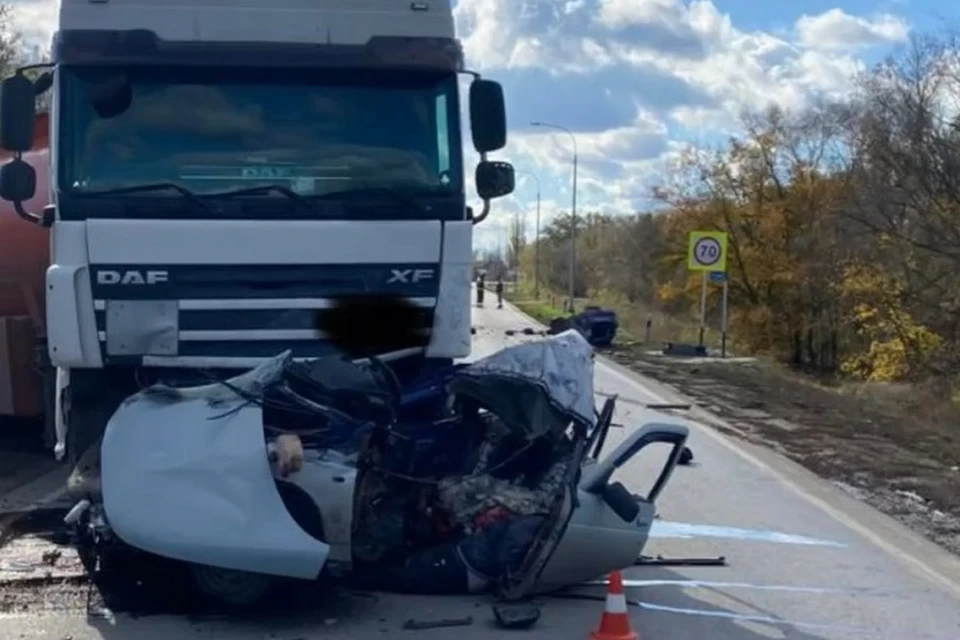Машины столкнулись на трассе Котельниково - Песчанокопское. Фото: управление Госавтоинспекции России по Ростовской области