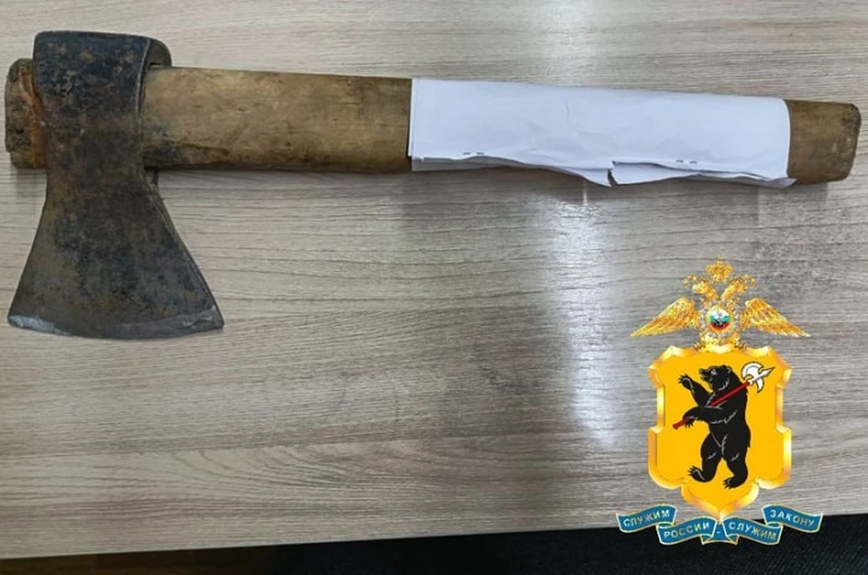 В Ярославле пасынок пошел на отчима с топором.