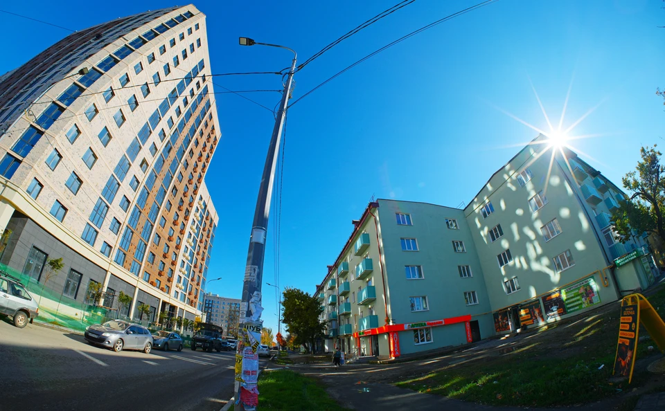 Пересечение проспекта Строителей и улицы Бахчиванджи в Мариуполе