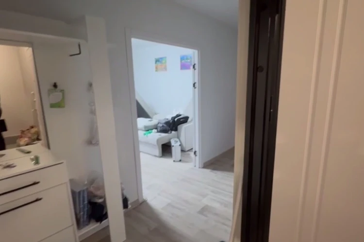 Челябинец, сдавший жилье матери-одиночке, нашел в диване труп пятилетней девочки