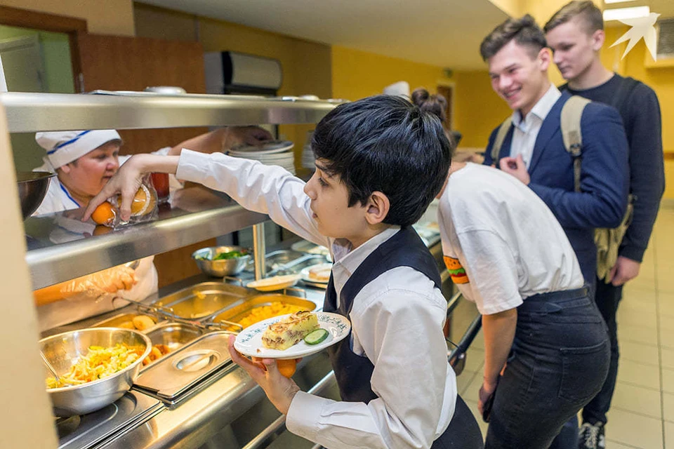 Министр образования Беларуси Андрей Иванец назвал причины, по которым детям не нравится еда в школе. Фото носит иллюстративный характер.