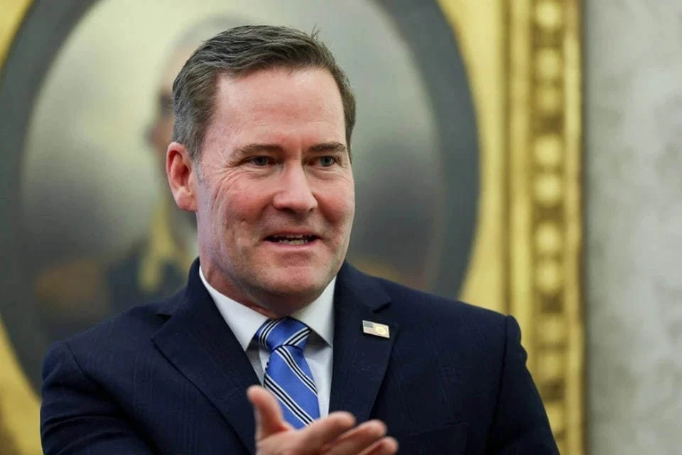 Уолтц: США не хотят давать РФ и КНР устанавливать глобальные стандарты