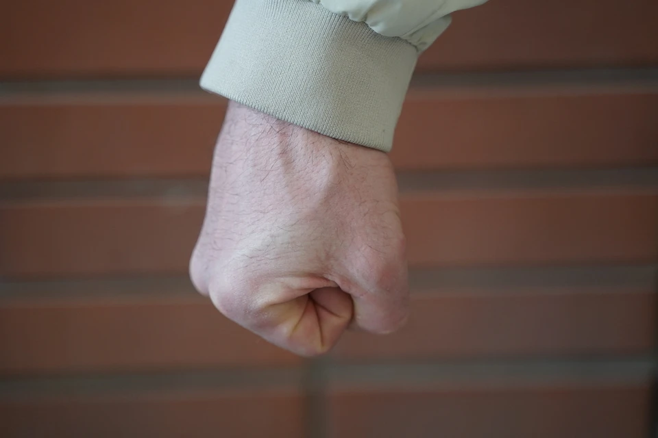 Новосибирца избили на ОбьГЭСе.