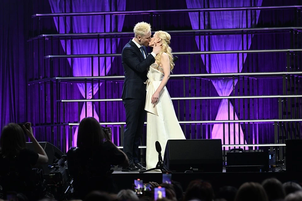 Певец SHAMAN и Екатерина Мизулина поженились в Донецке