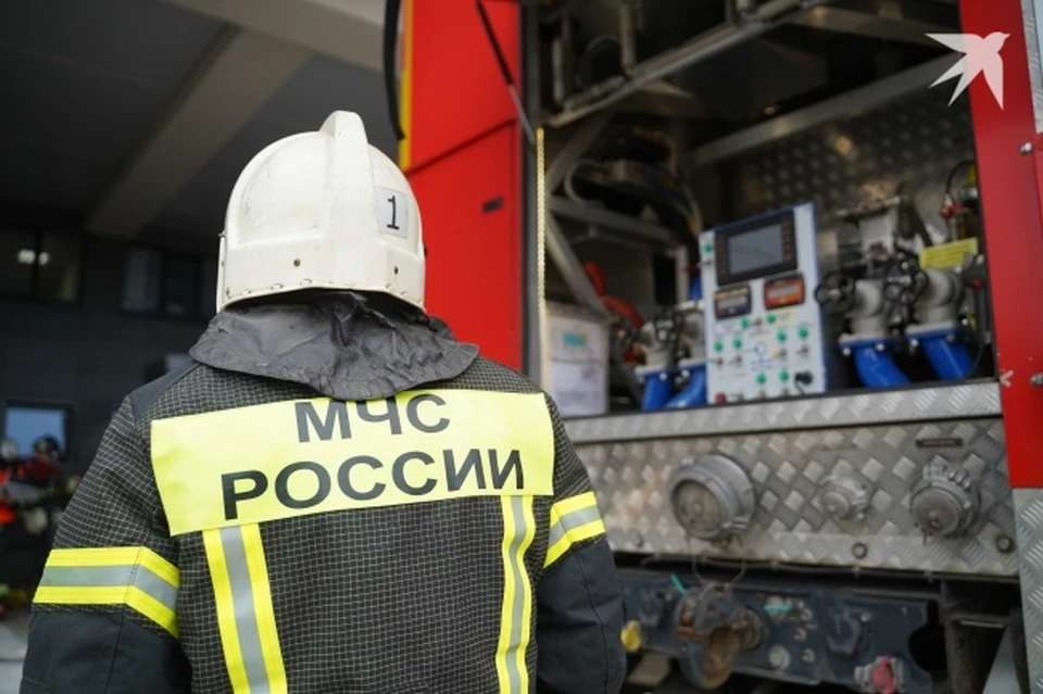 Под Екатеринбургом горит производственное здание