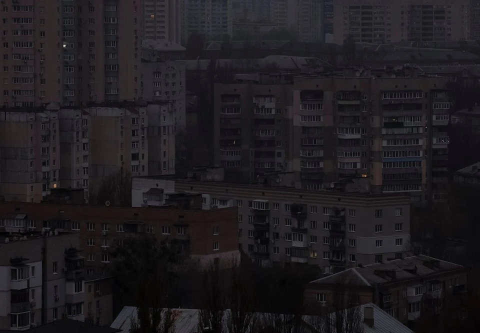 Харьков остался без света, жители сообщают о ярких вспышках в небе