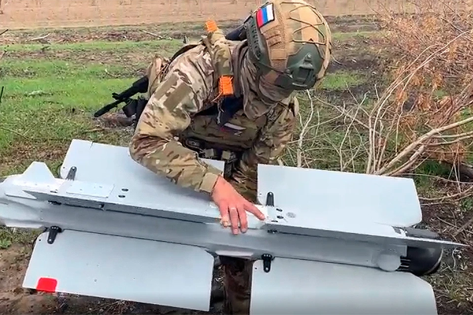 Расчёт БПЛА «Ланцет» вычищает полевую артиллерию ВСУ на правом берегу Днепра