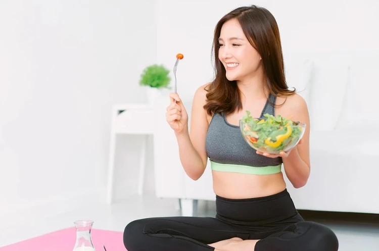 «Йога от изжоги, ходьба - от урагана в животе»: наука доказала, что физнагрузки помогают в лечении болезней желудка и кишечника