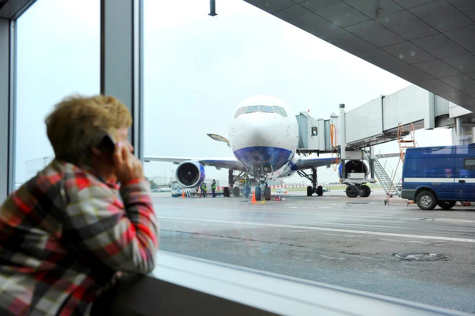 Во всех аэропортах есть свои метеорологические службы, прогнозы которых обеспечивают безопасность полетов.