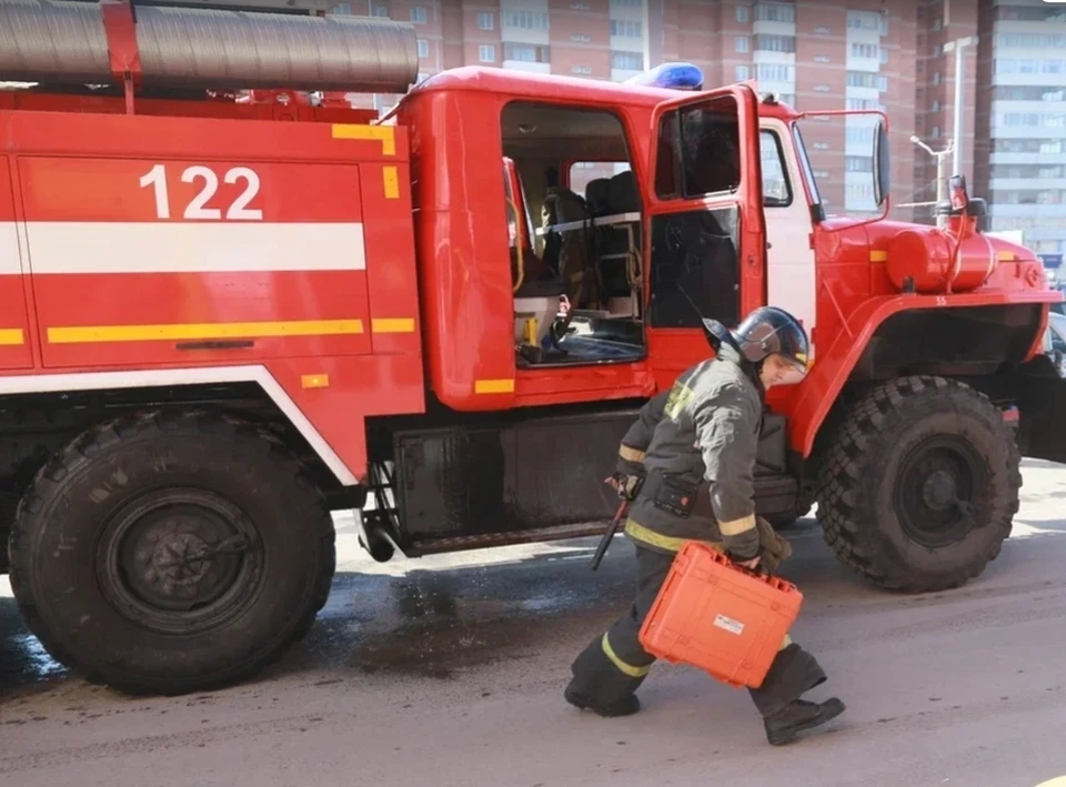 В тушении задействовали три единицы спецтехники